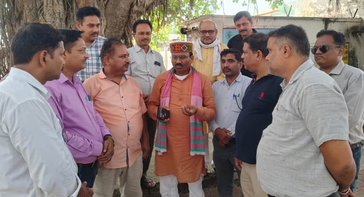 Demand to abolish TET requirement for teachers appointed before 2004