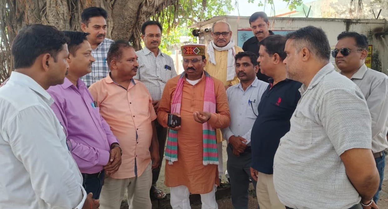 Demand to abolish TET requirement for teachers appointed before 2004