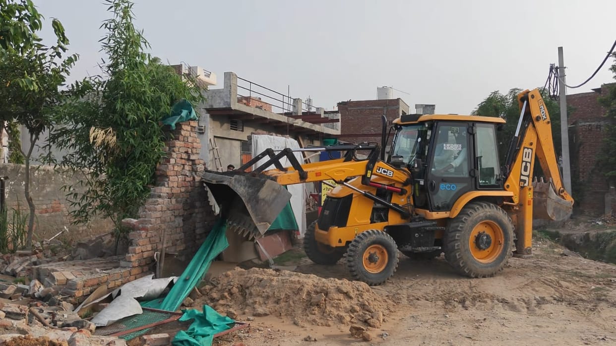 Illegal encroachment removed from the Chilli Lake route