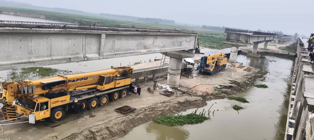 85% of Kolaghat Bridge construction complete... work now hampered by rain.
