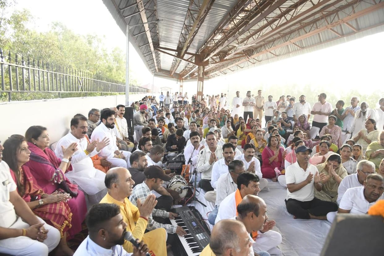 Hanuman Chalisa recited at elevated track station before PM's inauguration