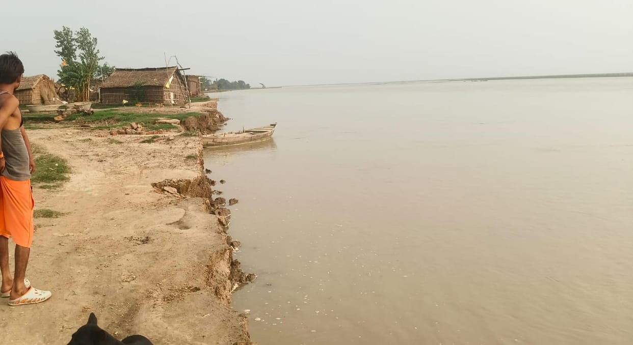 Saryu water level rising by 2 cm every hour; crisis deepening.