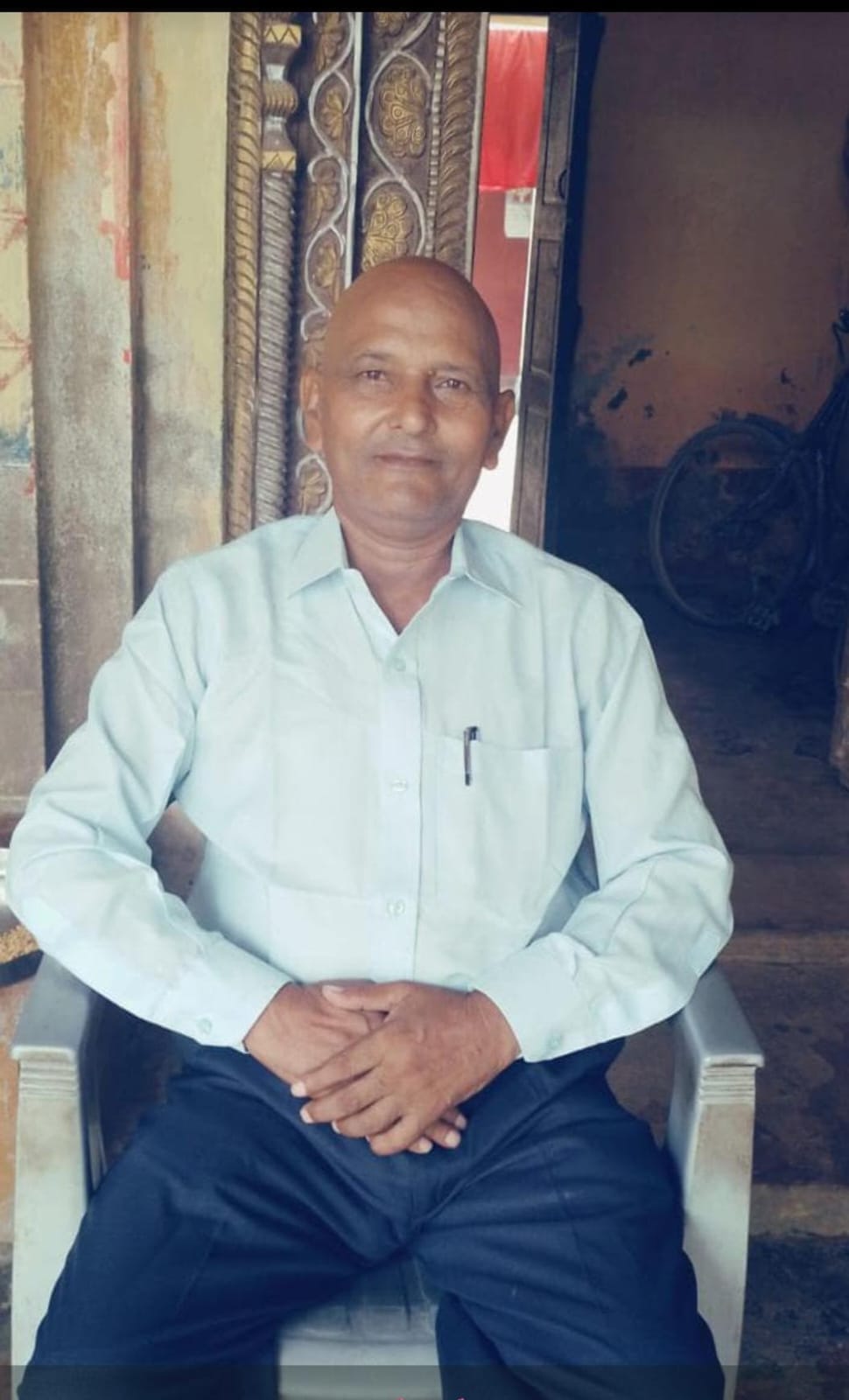 Middle-aged man dies following scuffle over right-of-way dispute; murder alleged.