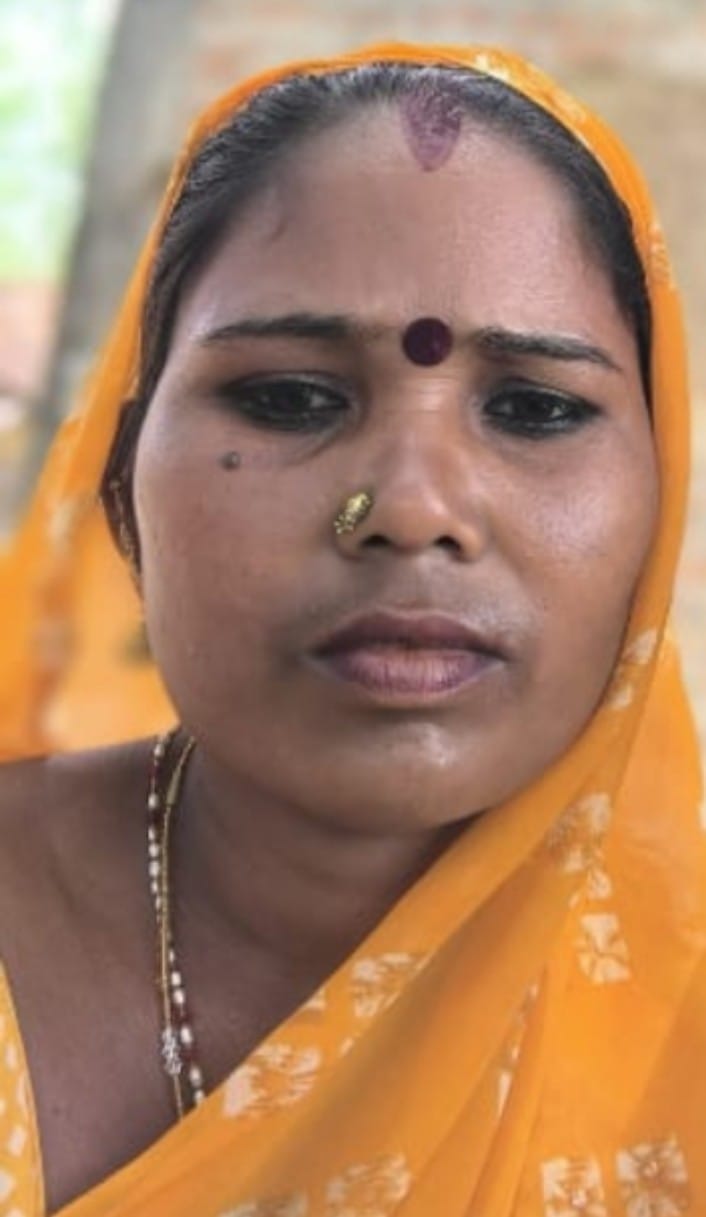 Suspecting husband of a second marriage, woman poisons children and consumes poison herself; three dead.