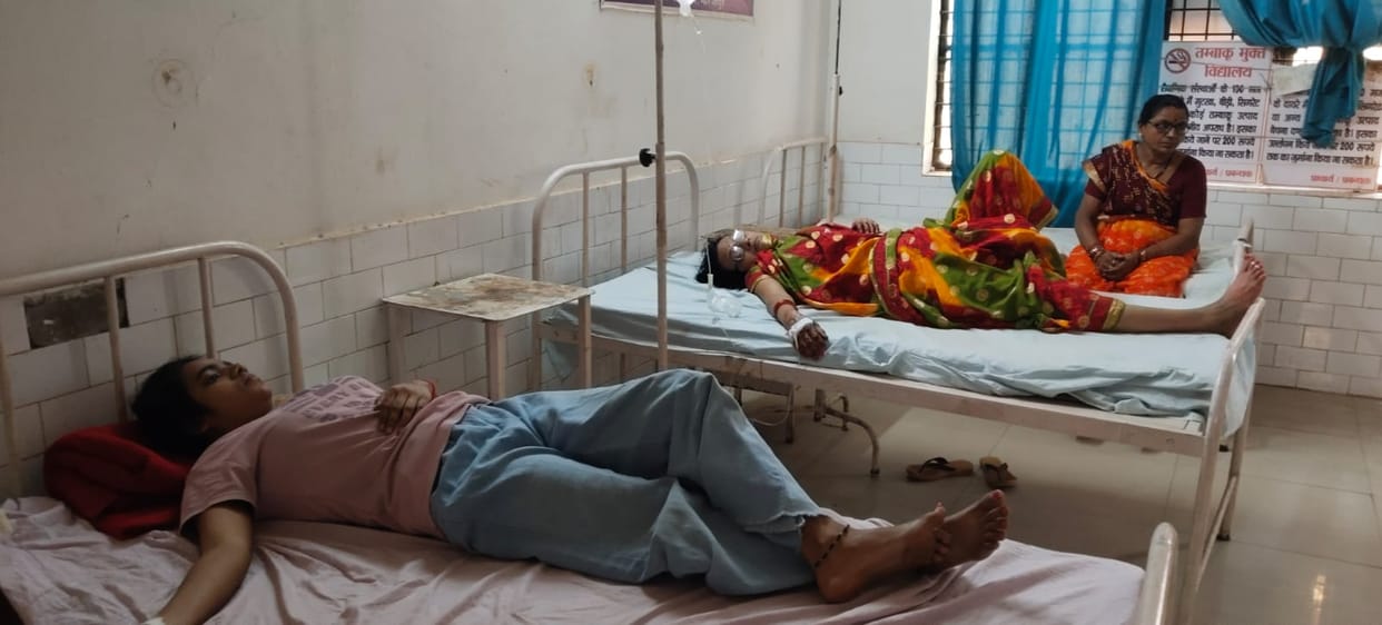 Four patients admitted to CHC with stomach pain and vomiting.