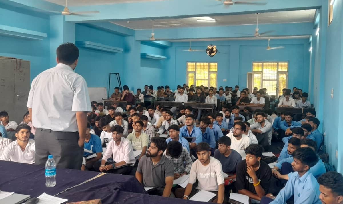 शहीद सुरेन्द्र सिंह राजकीय औद्योगिक प्रशिक्षण संस्थान ज्वाली में गुजरात की मारुति सुजुकी कंपनी 