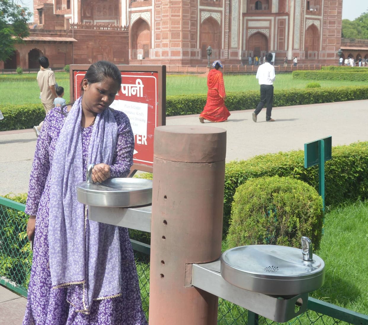 RO plant at Taj Mahal's western gate down, tourists scrambling for water
