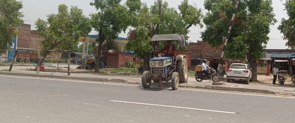Over 30 illegal cuts on the Delhi-Lucknow Highway; constant risk of accidents.