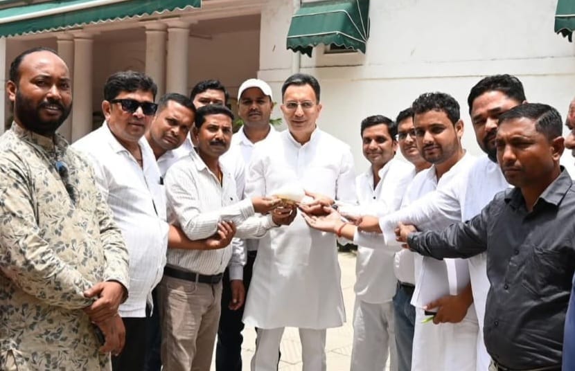 The Bengali community expressed gratitude to the Union Minister of State upon receiving land ownership rights.