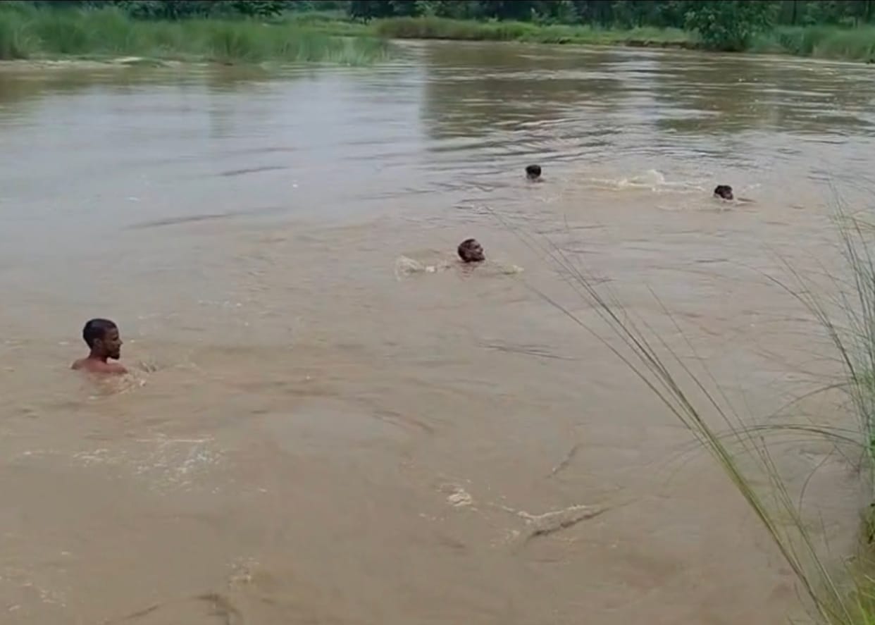 A teenager drowned while bathing in the Pandai River; an SDRF team was called in.