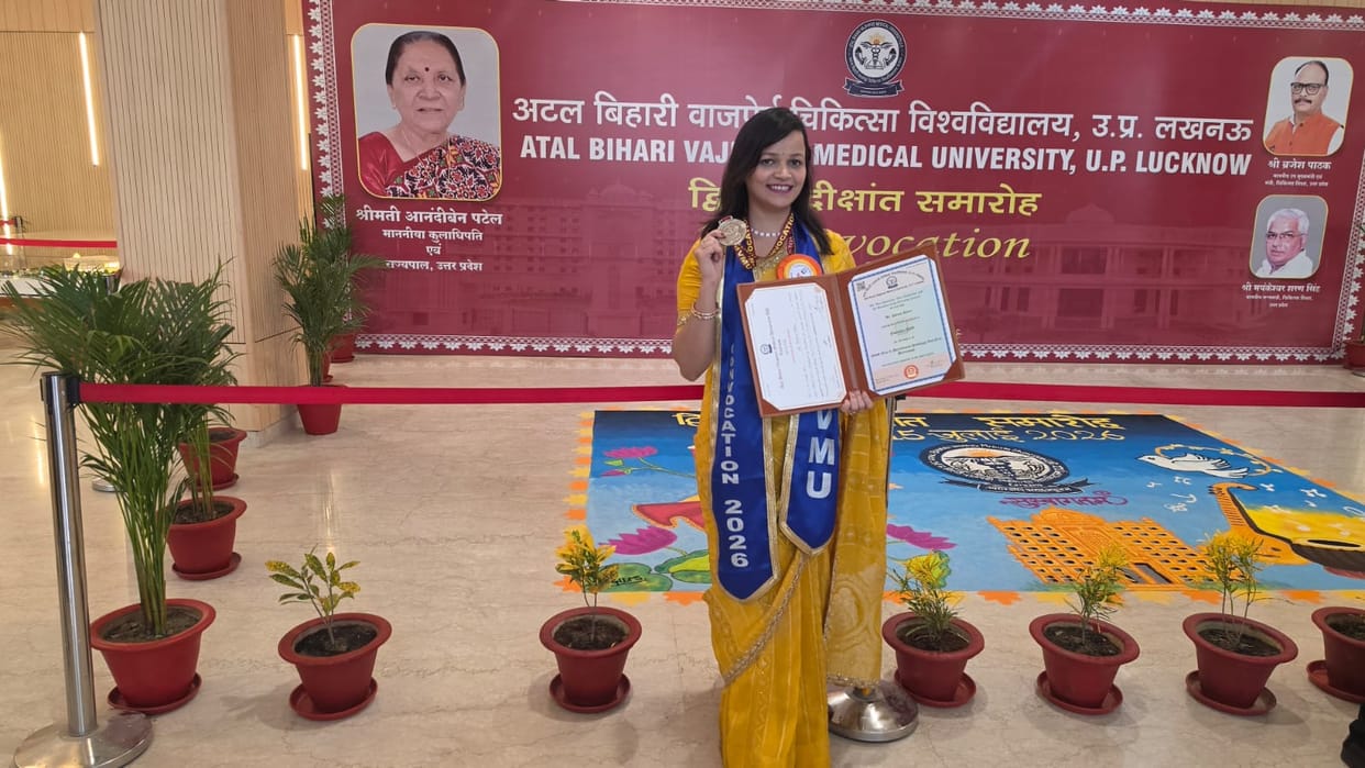 Dr. Pallavi, granddaughter-in-law of the great poet, received a silver medal.