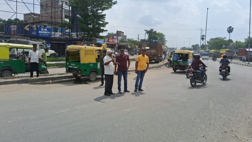 रिटायर्ड शिक्षक दंपति से लाखों की ठगी