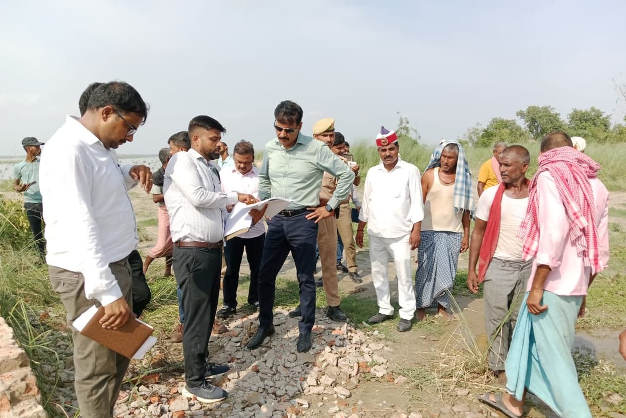 A new school will be built to replace the one destroyed by riverbank erosion.