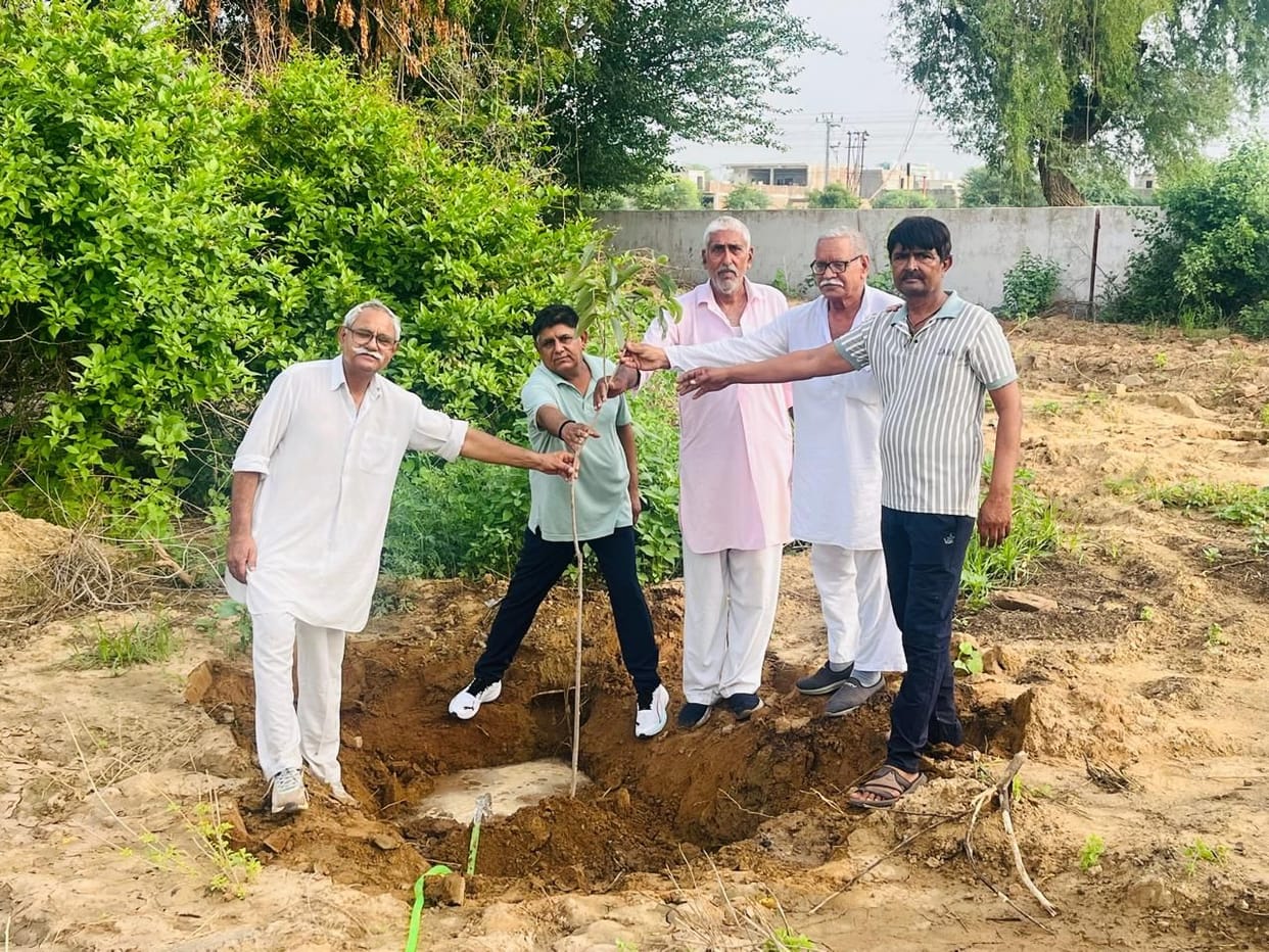 Planted 15 saplings, conveying a message of environmental conservation.