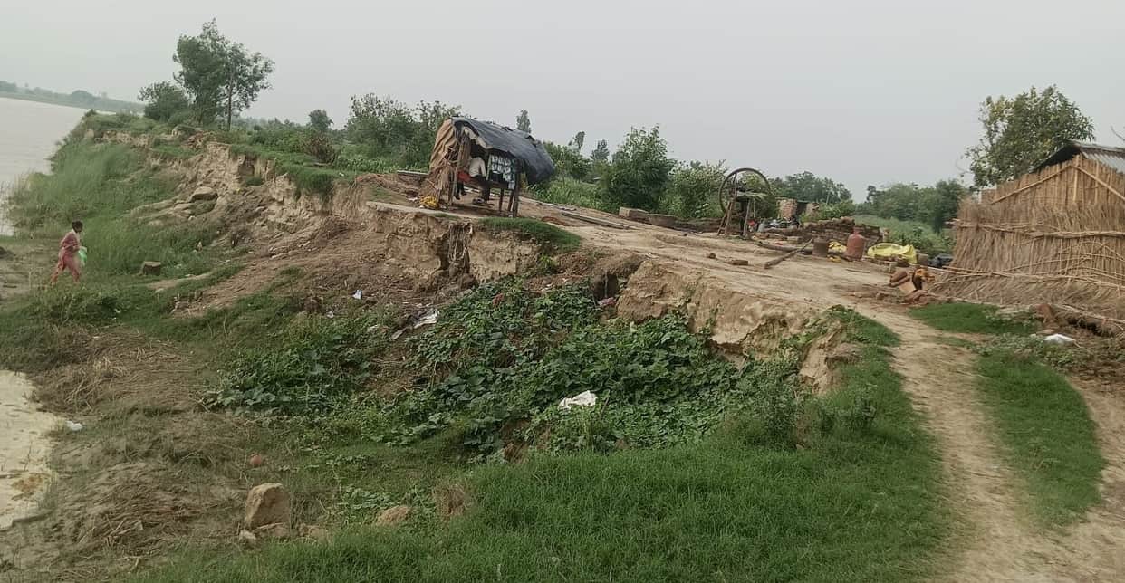 Preparations for migration after warning of heavy rain for two days