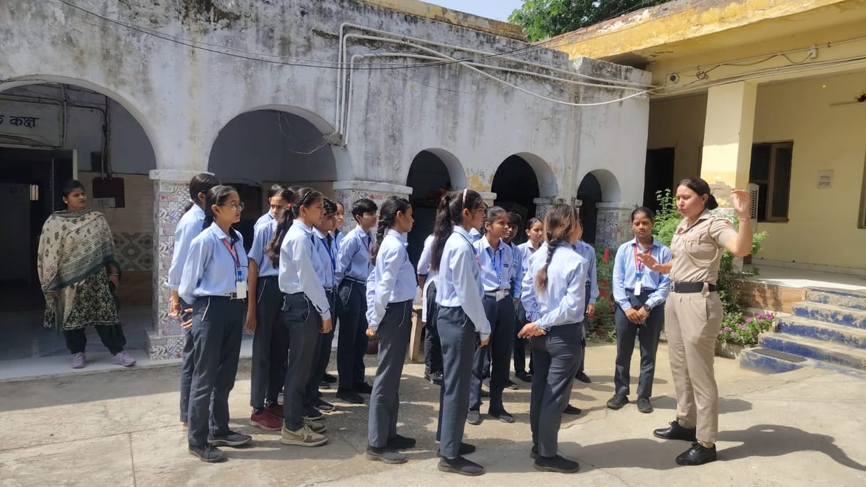 Daughters should remain fearless; policDaughters should remain fearless; police are ready 24/7 to help: Station In-charge.e are ready 24/7 to help: Station In-charge.