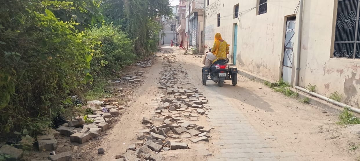 Pipeline Laid, Road Forgotten... Diwan Colony Residents Distressed