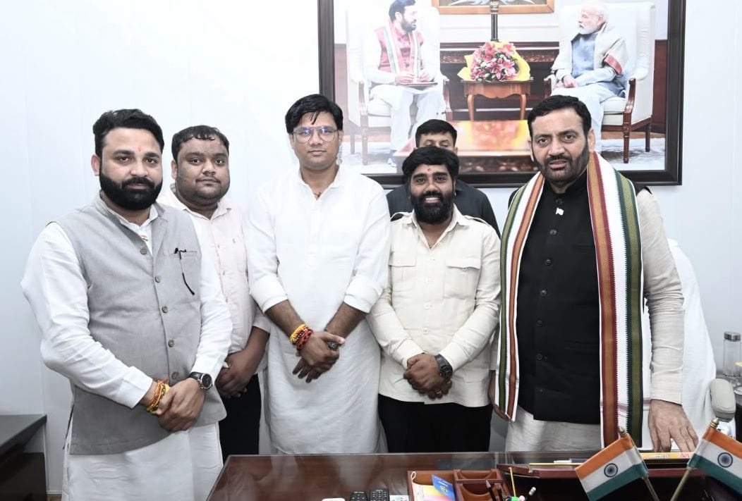 Former District General Secretary pays a courtesy call on the CM.