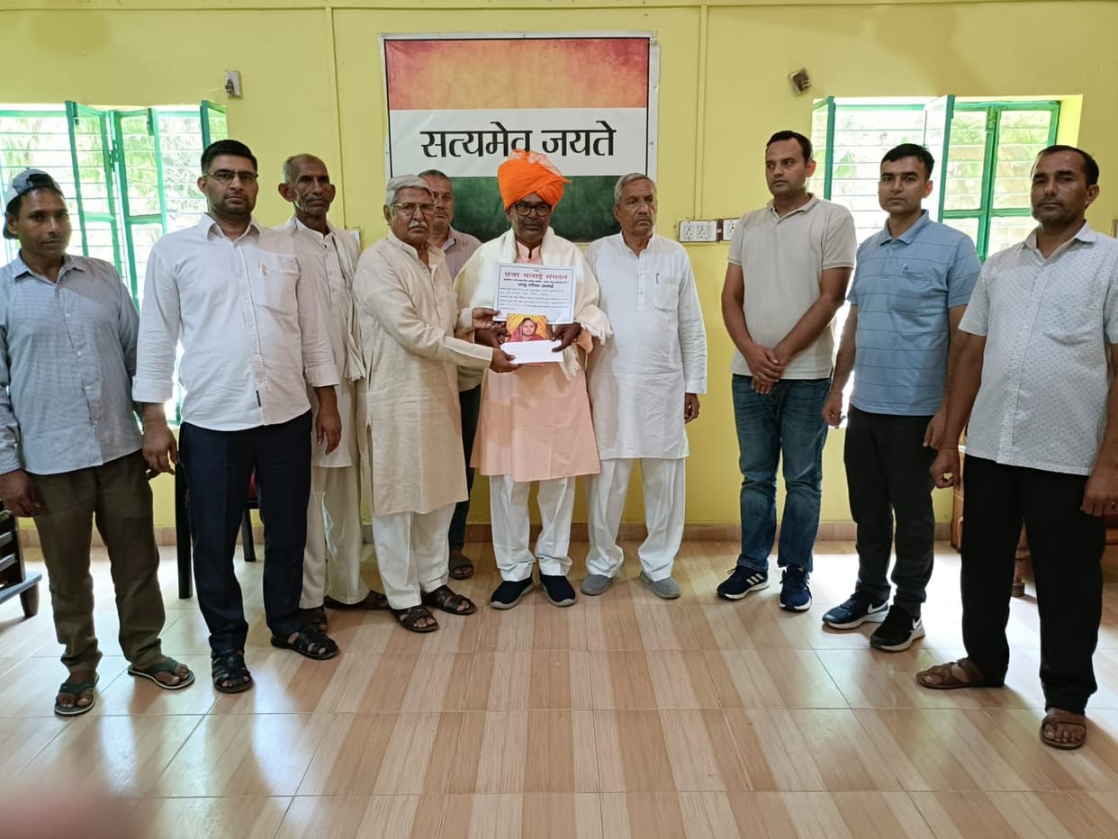 Acharya Dalviranand honored with the Rashtra Gaurav Award.