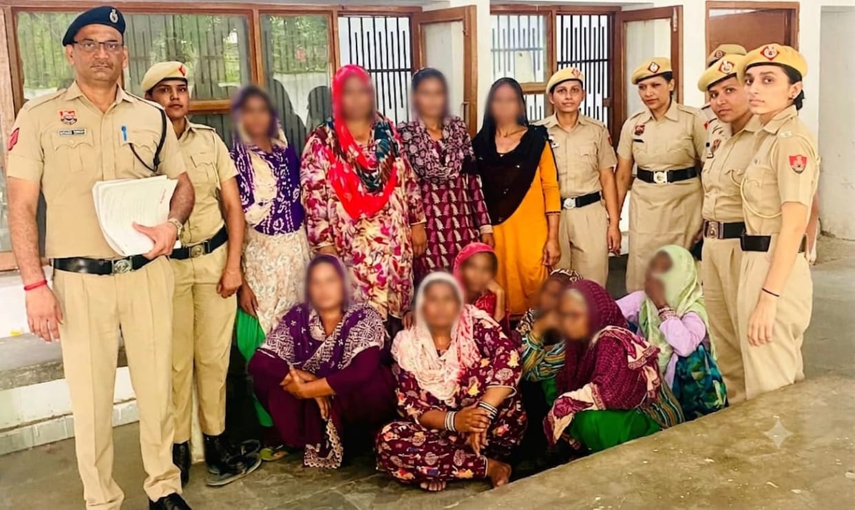 Gang of women stealing power cables busted; 10 arrested.