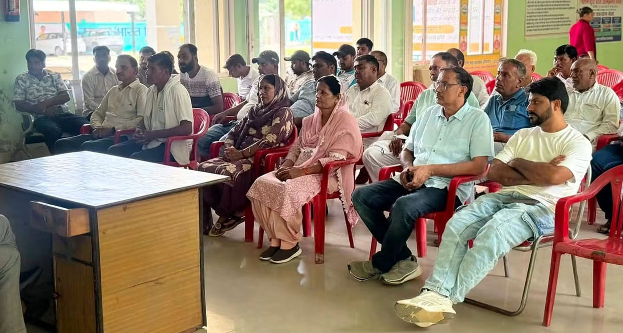 Deliberations on sanitation arrangements and public welfare schemes at the municipal council meeting.