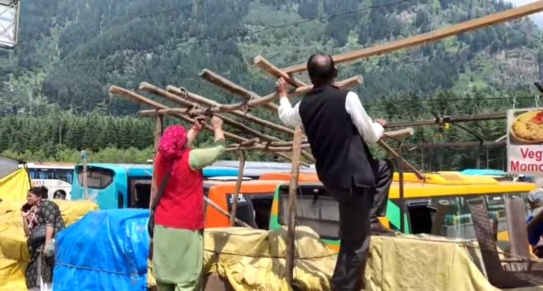Over 50 encroachments removed between Rangri and Manali.