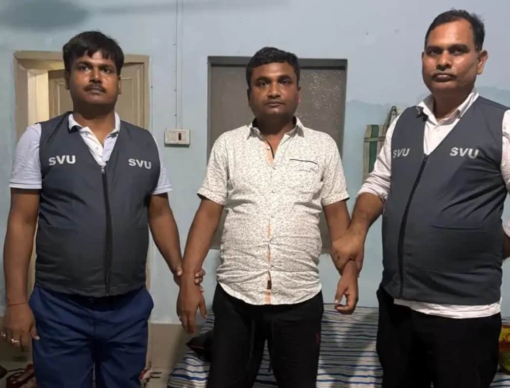 baisa bdo rajkumar chaudhary arrested taking 46000 bribe svu purnia corruption case