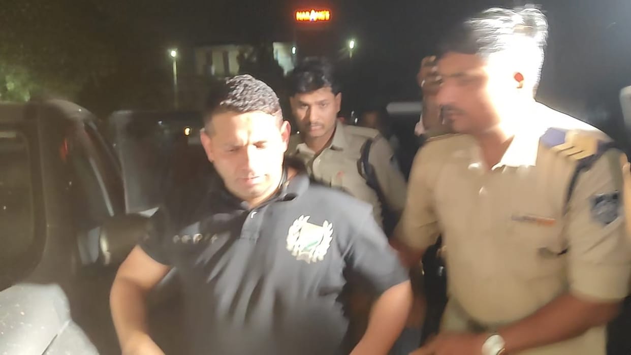 Police take a tough stance against Nana Patwari, brother of State Congress President Jitu Patwari
