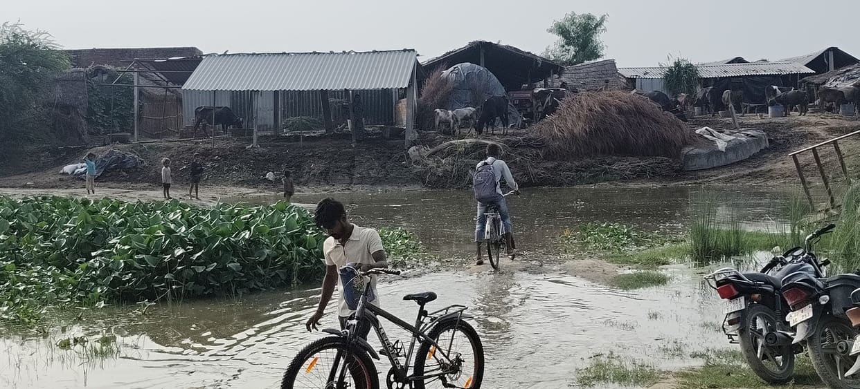 The threat to life is increasing day by day in Manjha Kala village