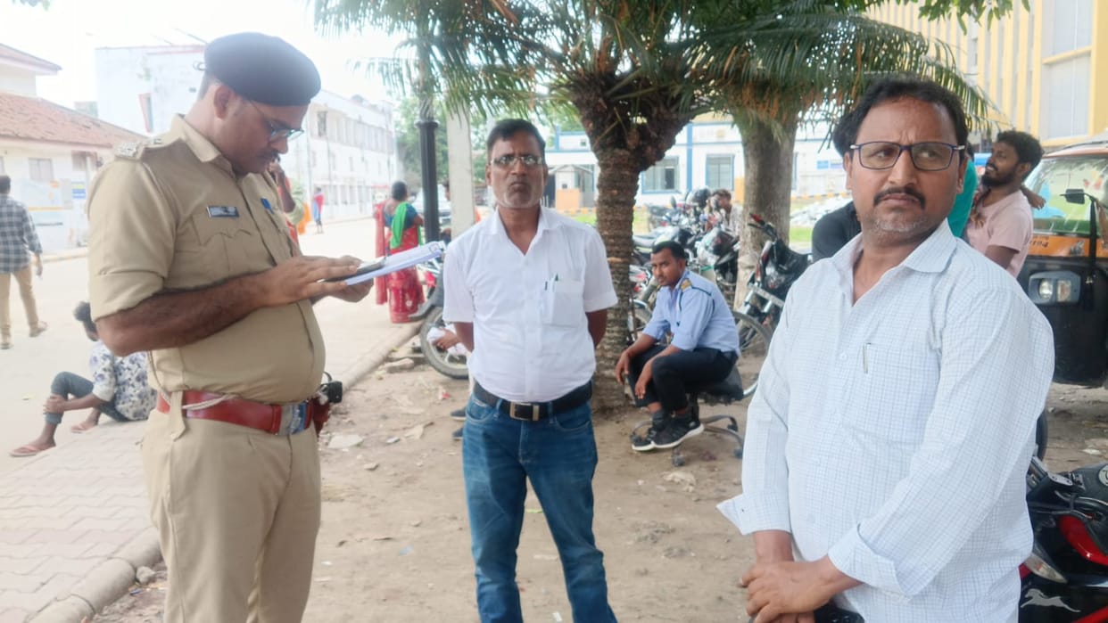 Purnia Road Accident: Sand-Laden Tractor Crushes Businessman to Death; Five Daughters Lose Father