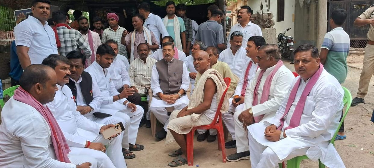 SP MP met the victim's family and demanded compensation.