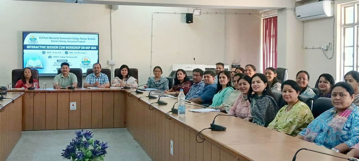 Professors at Rampur College deliberated on the National Education Policy.