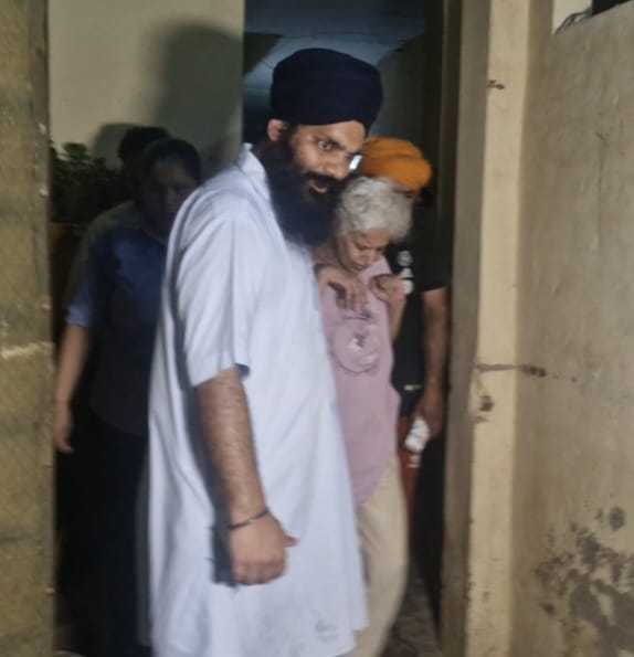 Elderly couple living a hellish life for a month rescued