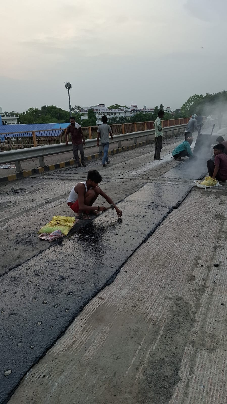 सड़क निर्माण की सांकेतिक तस्वीर