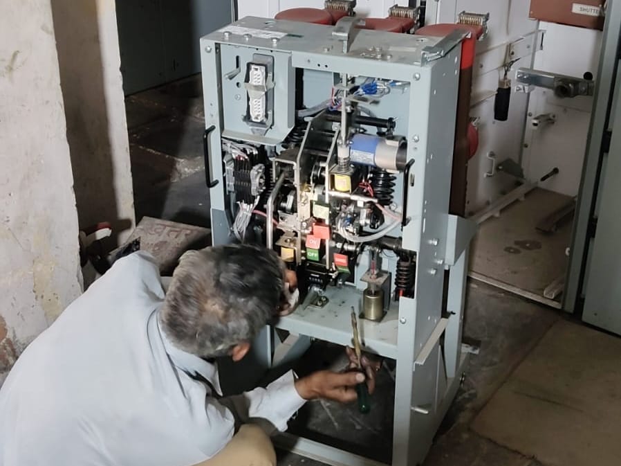 Power supply to eight neighborhoods disrupted due to machinery faults.
