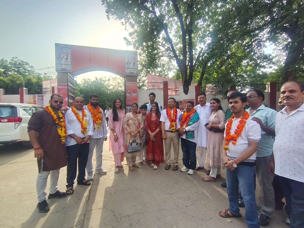 Anil Srivastava elected president of non-teaching staff union, Akhilesh loses