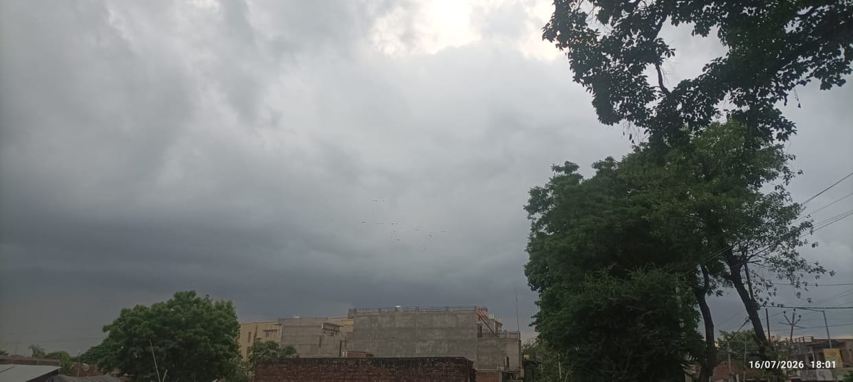 Weather Department's forecast limited to alerts; no rainfall.