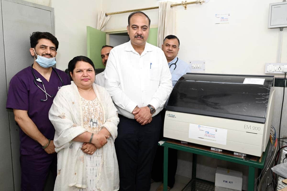 Rampur Ayurvedic Hospital receives fully automated biochemistry analyzer.