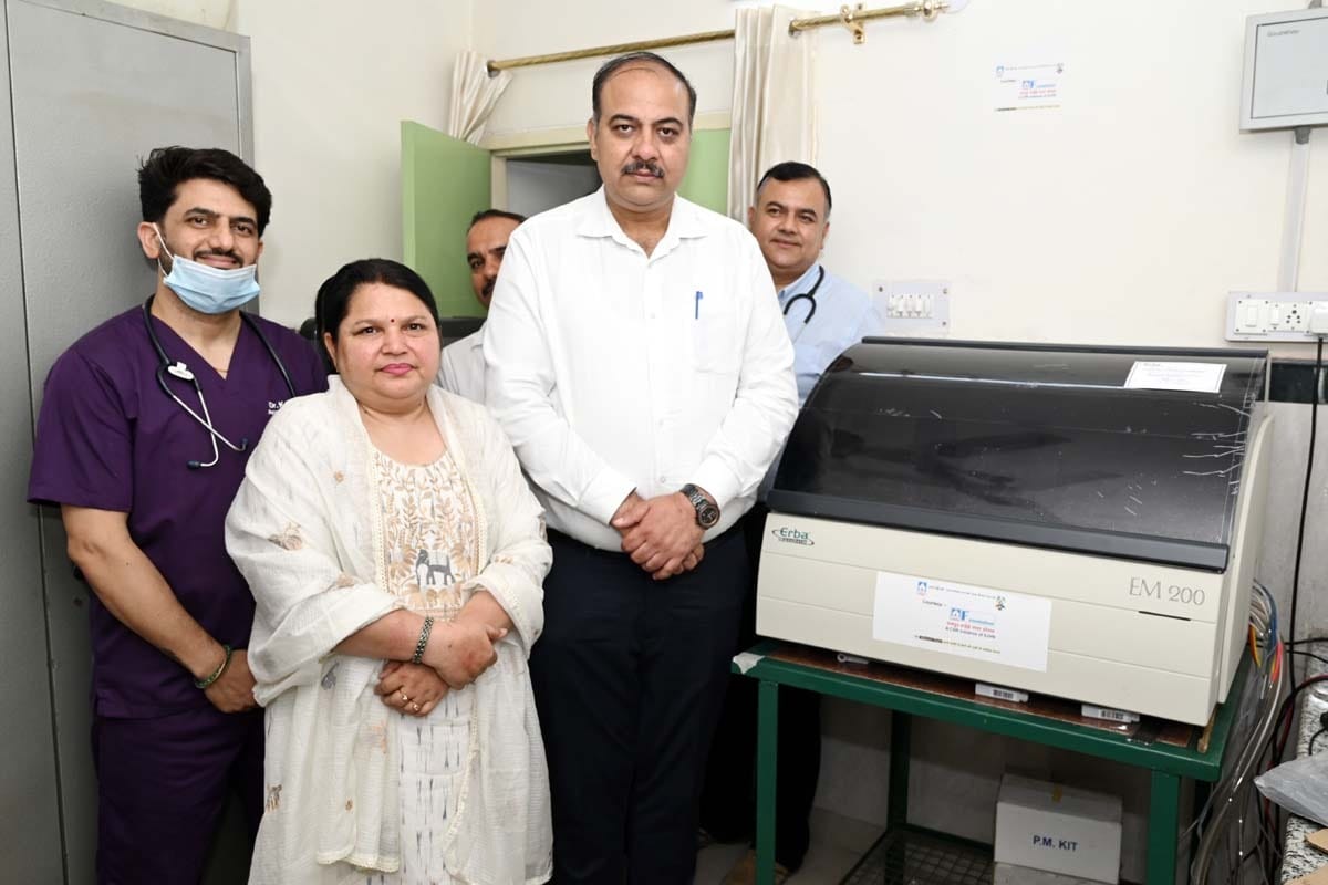 Rampur Ayurvedic Hospital receives fully automated biochemistry analyzer.