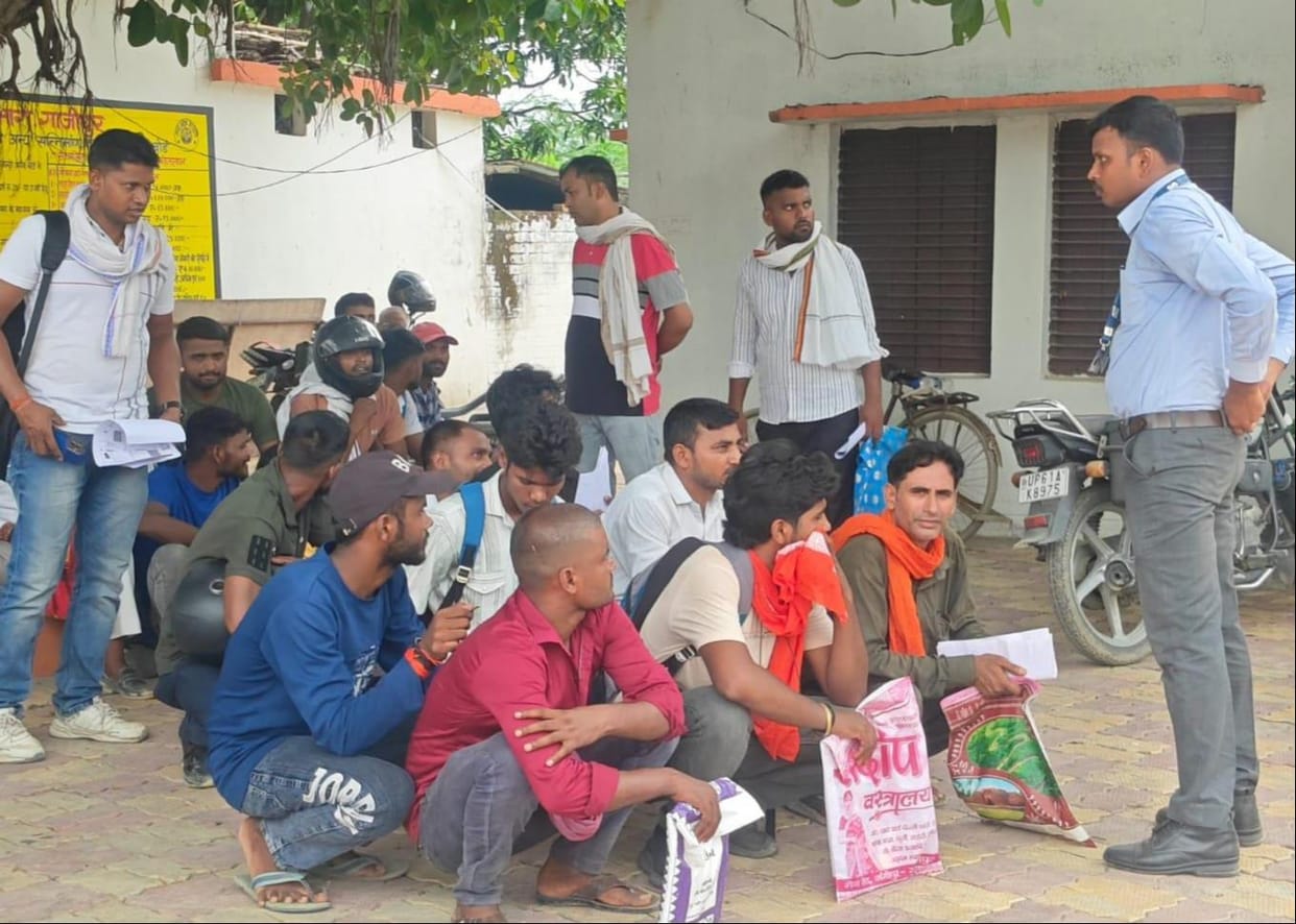 No salary will be paid during training after securing the job; a fee will have to be paid.