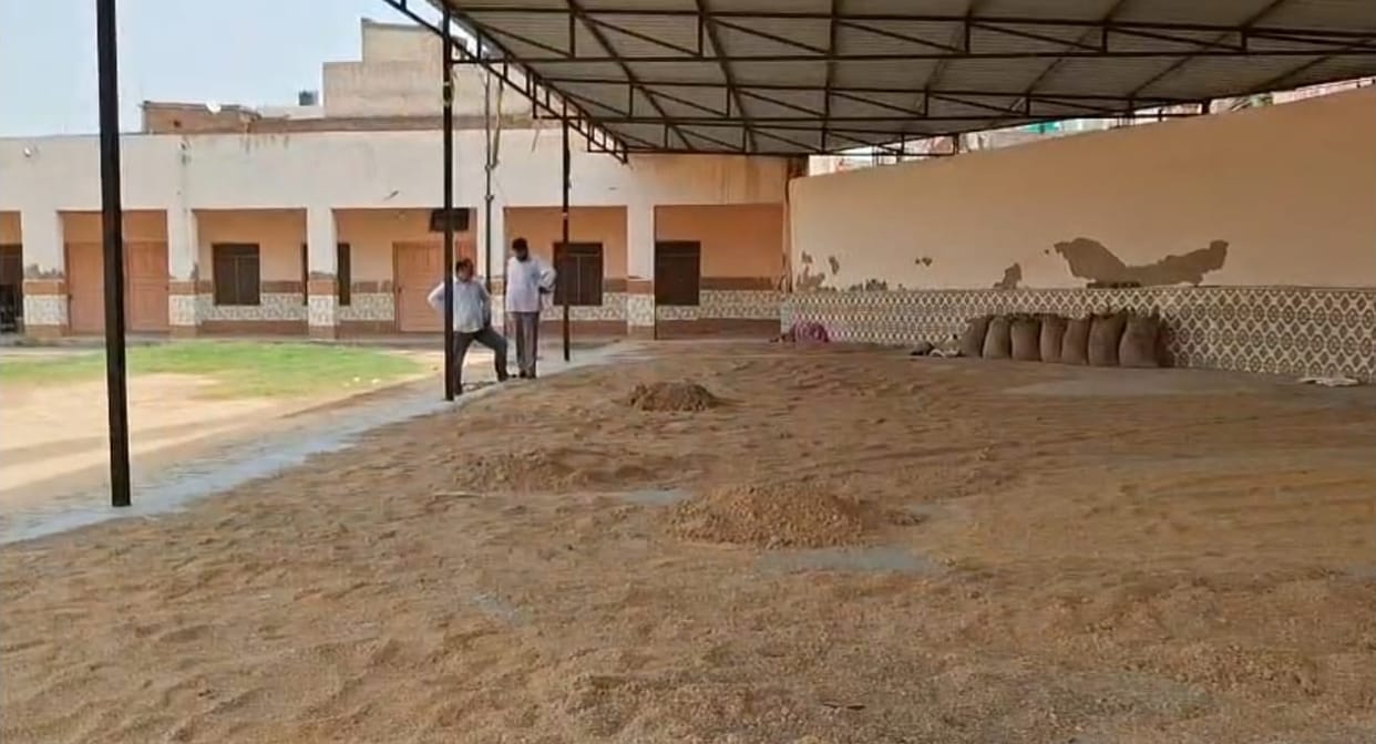 Plans were afoot to dry and distribute wet ration stocks; the Food Department has suspended supplies to three depots.