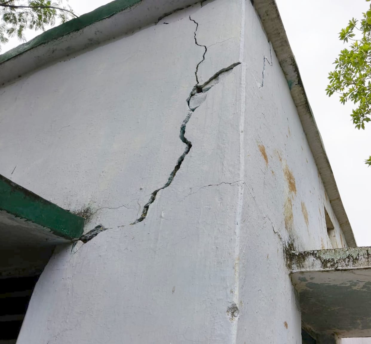 School building dilapidated; 123 students studying in the Panchayat building.