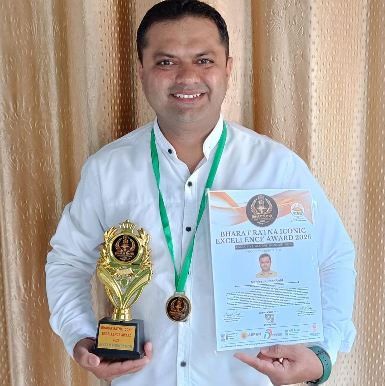 Manjeet received the Bharat Ratna Iconic Excellence Award.