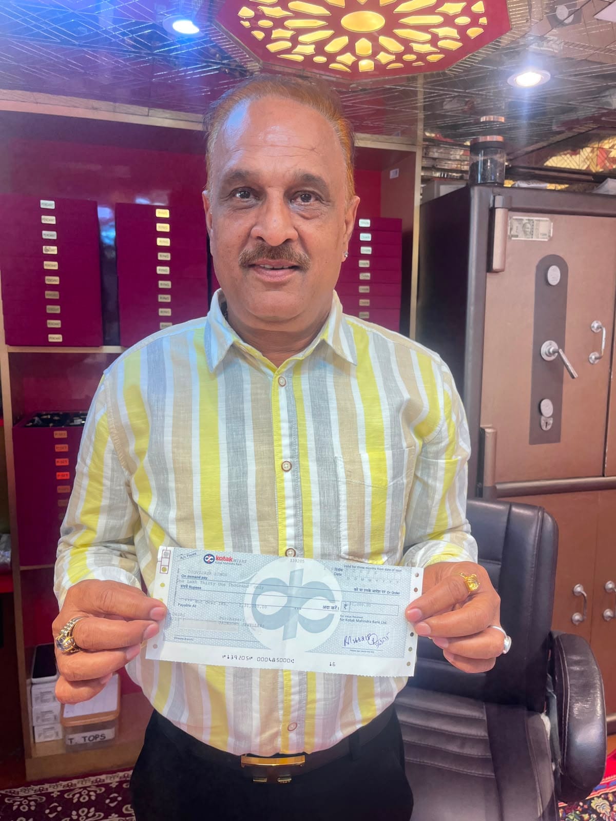 Basant Jain gets a demand draft worth 1.31 lakh made in response to Digvijaya Singh's statement.