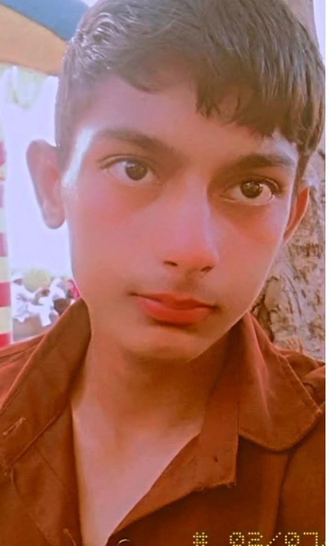 Teenager drowns in Yamuna while bathing in Pabnera village; search underway.
