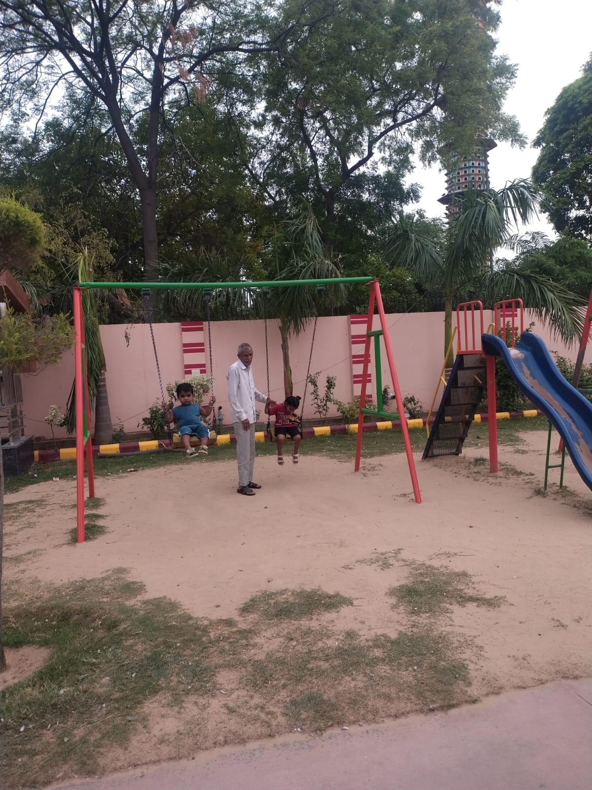 People were suffering from humidity all day long, waiting for rain