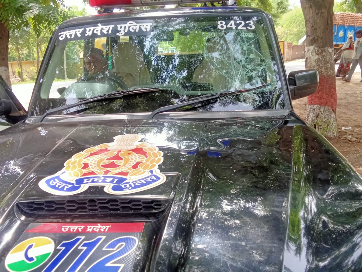 Police pelted with stones upon arriving scene dispute PRV
