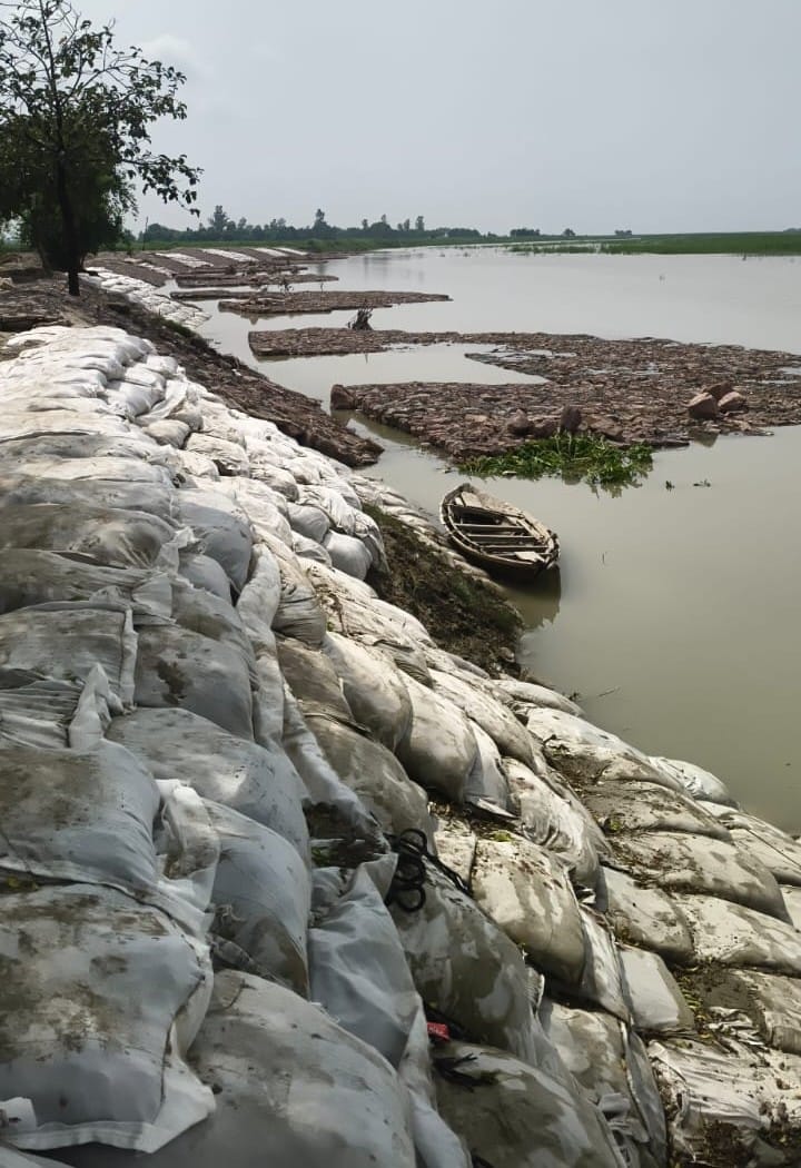 10 check posts and 14 shelters set up to deal with the flood