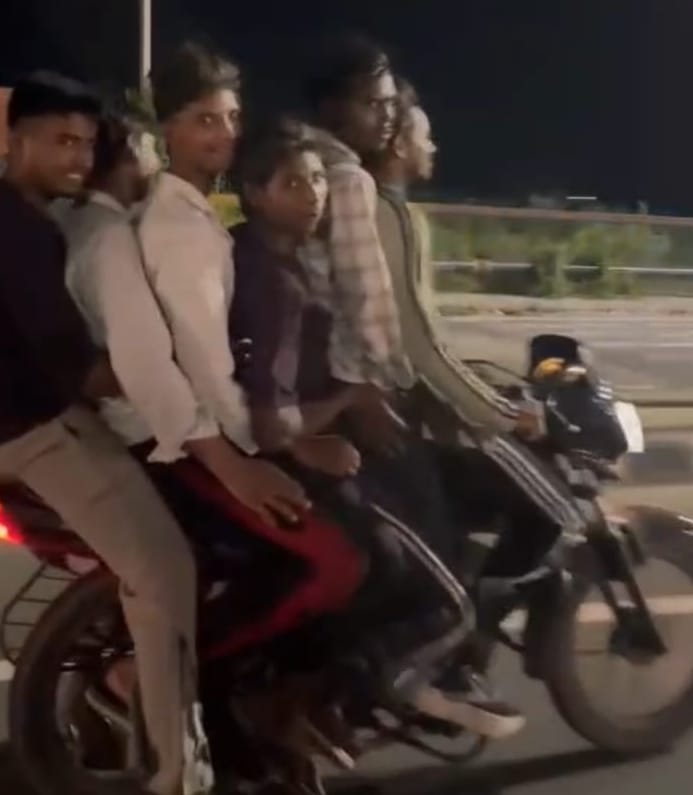 Video of six youths performing stunts on bikes on the highway goes viral