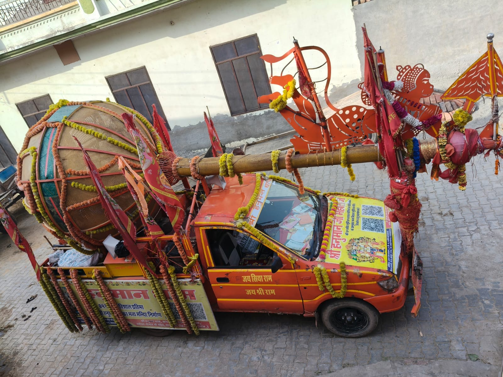 कैथल में 17 जुलाई को पहुंचने वाली 21 फीट लंबी अष्टधातु से निर्मित पवित्र गदा ।